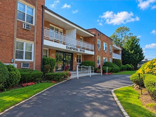  1 BR,  1.00 BTH &nbsp;Other style home in Cedarhurst
