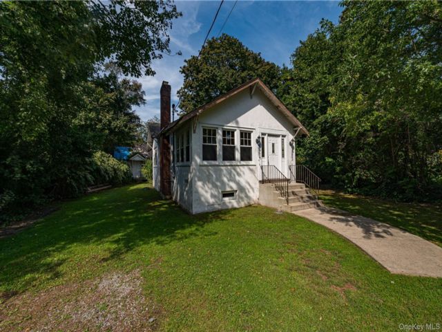 Studio,  0.00 BTH &nbsp;Commercial style home in Oakdale
