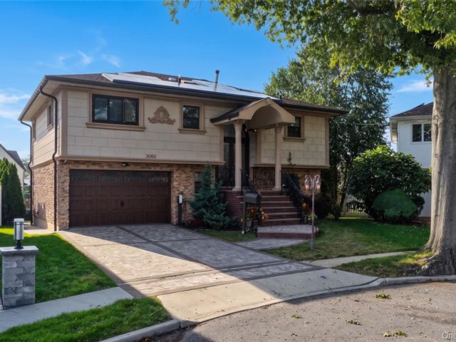  3 BR,  4.00 BTH &nbsp;Hi ranch style home in Baldwin