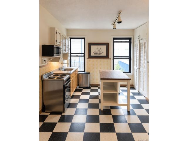  1 BR,  1.00 BTH &nbsp;Other style home in Greenpoint