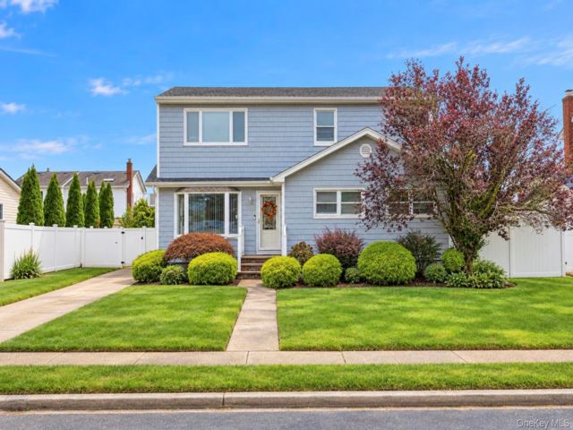 [Massapequa Real Estate, listing number 7349805]