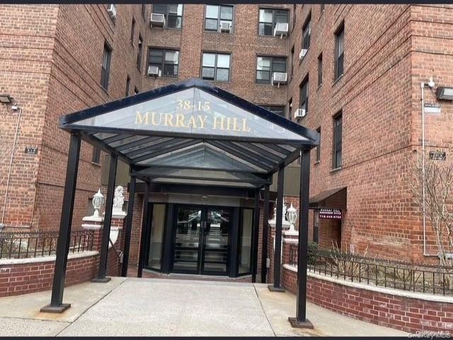  2 BR,  1.00 BTH &nbsp;Other style home in Flushing