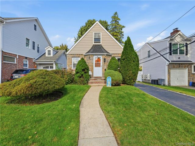 [New Hyde Park Real Estate, listing number 7349948]