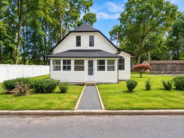 [Center Moriches Real Estate, listing number 7350082]