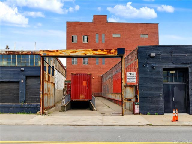 Studio,  0.00 BTH &nbsp;Commercial style home in Bushwick
