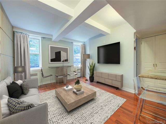 [Forest Hills Real Estate, listing number 7350346]