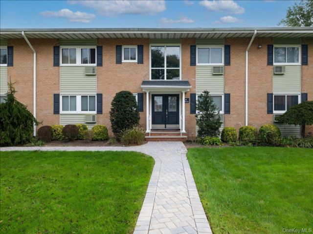 [North Babylon Real Estate, listing number 7350355]