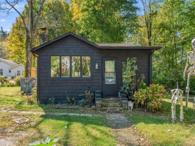  2 BR,  1.00 BTH &nbsp;Bungalow style home in Monroe