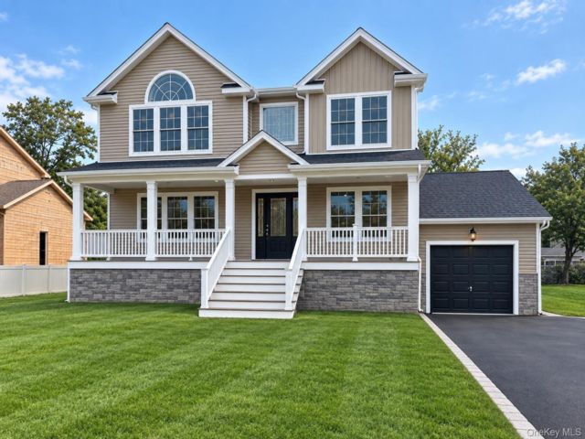  5 BR,  3.00 BTH &nbsp;Colonial style home in Wyandanch