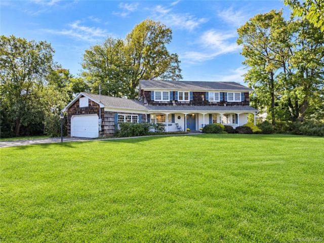  5 BR,  3.00 BTH &nbsp;Colonial style home in Sayville
