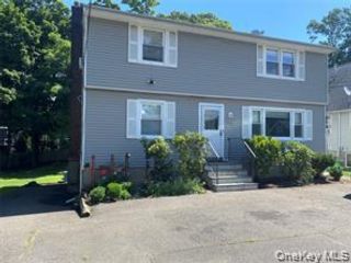  3 BR,  1.00 BTH &nbsp;Full floor apar style home in East Northport