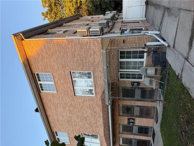  6 BR,  6.00 BTH &nbsp;Colonial style home in Fresh Meadows