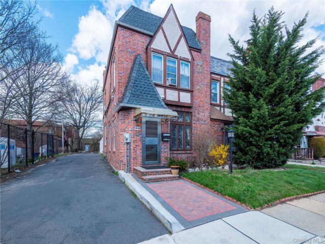  4 BR,  2.00 BTH &nbsp;A-frame style home in Cambria Heights