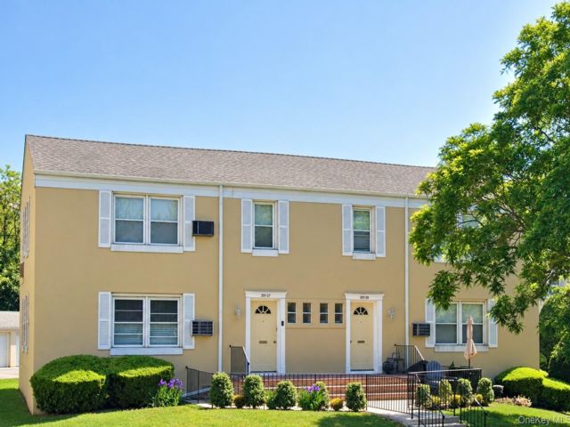  1 BR,  1.00 BTH &nbsp;Garden style home in Bellerose