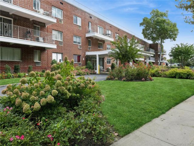[Great Neck Real Estate, listing number 7350645]