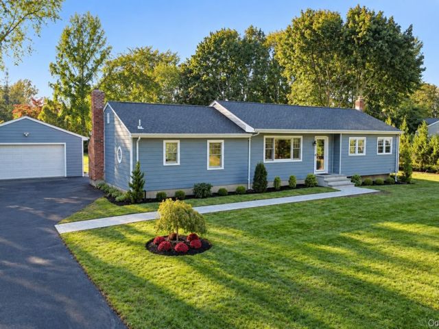  4 BR,  3.00 BTH &nbsp;Ranch style home in Mattituck