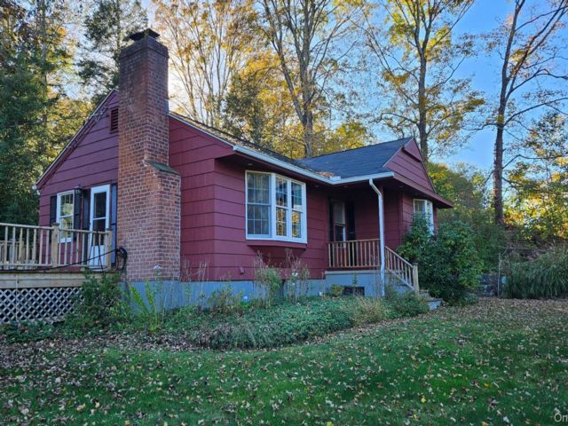  2 BR,  1.00 BTH &nbsp;Ranch style home in Somers