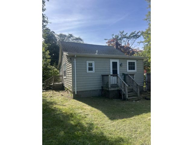  2 BR,  1.00 BTH &nbsp;Ranch style home in Mastic Beach