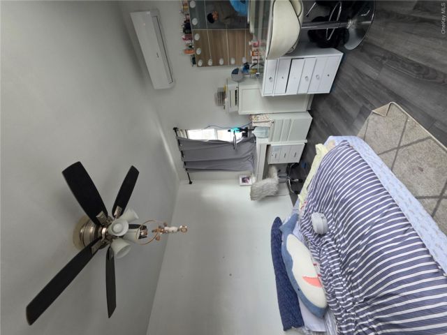 [PHOTO]