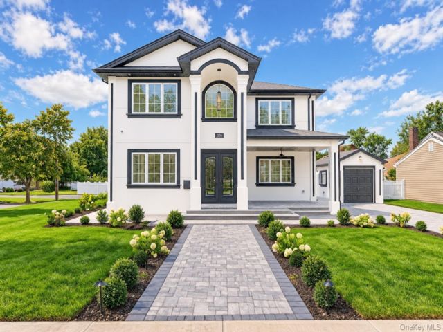 5 BR,  6.00 BTH &nbsp;Colonial style home in Valley Stream