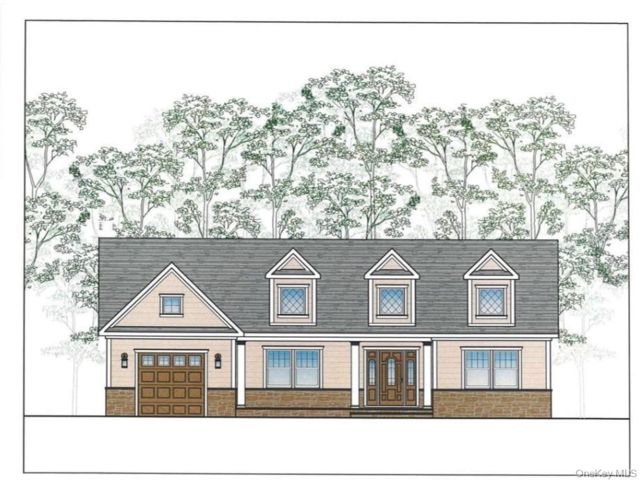  4 BR,  3.00 BTH &nbsp;Colonial style home in Farmingdale