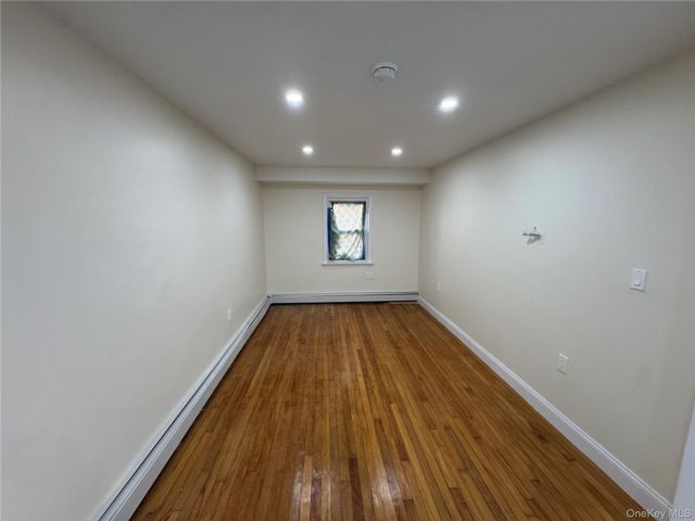 [PHOTO]