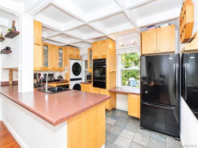  2 BR,  1.00 BTH &nbsp;Garden style home in Jamaica