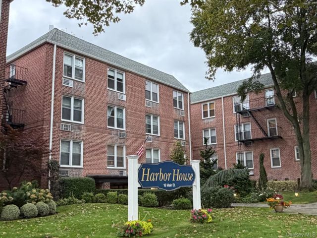 2 BR,  1.00 BTH &nbsp;Other style home in East Rockaway