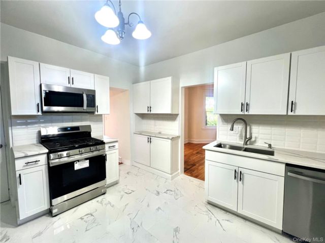  3 BR,  1.00 BTH &nbsp;Colonial style home in Port Jervis