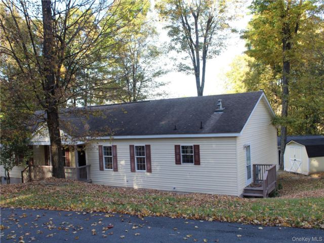  3 BR,  2.00 BTH &nbsp;Ranch style home in Unionville