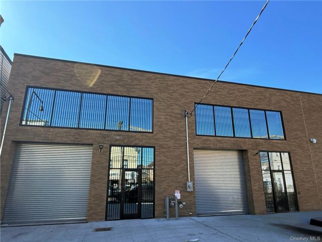Studio,  0.00 BTH &nbsp;Commercial style home in College Point
