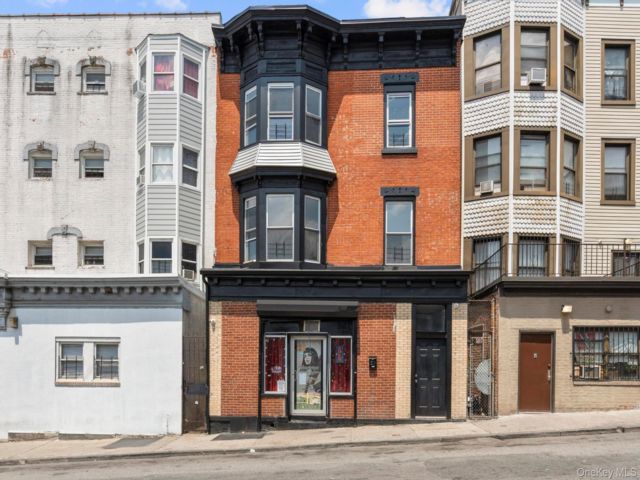 Studio,  0.00 BTH &nbsp;Commercial style home in Yonkers