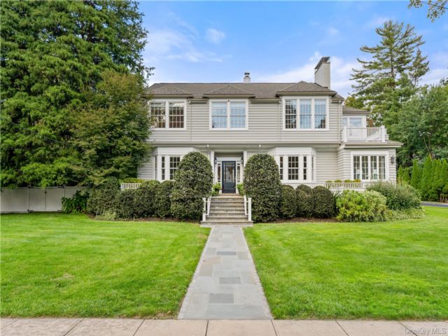  5 BR,  6.00 BTH &nbsp;Colonial style home in Larchmont
