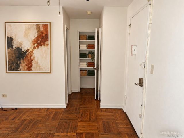[PHOTO]