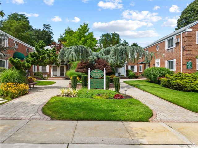 [Glen Oaks Real Estate, listing number 7351734]