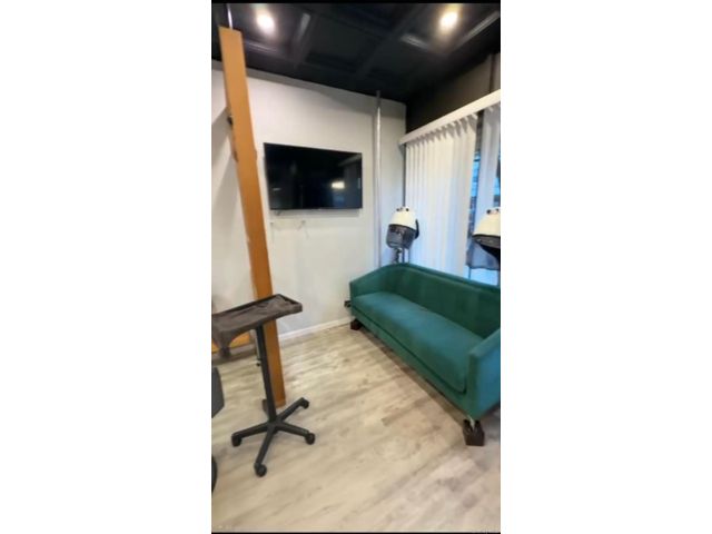 [PHOTO]