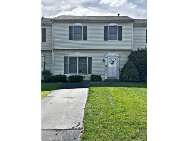 3 BR,  3.00 BTH &nbsp;House style home in West Haverstraw