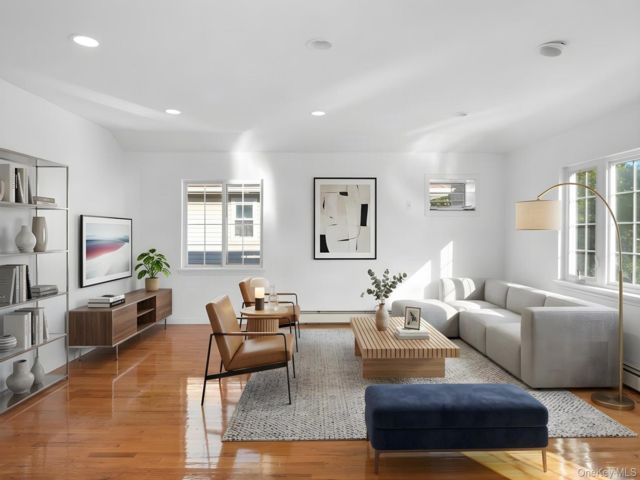  7 BR,  5.00 BTH &nbsp;House style home in Rosedale