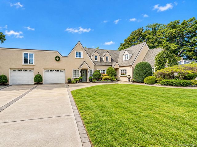  5 BR,  2.00 BTH &nbsp;Cape cod style home in East Meadow