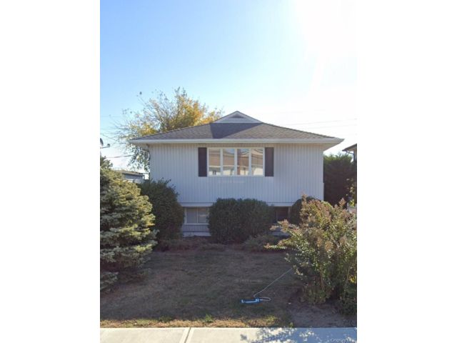  2 BR,  1.00 BTH &nbsp;Garden style home in Island Park