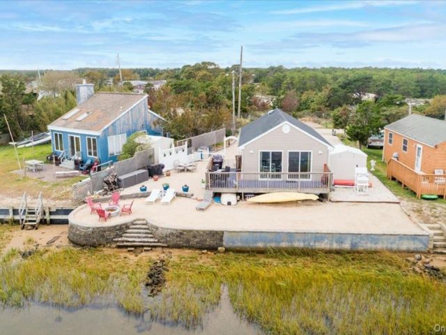 [Amagansett Real Estate, listing number 7352158]