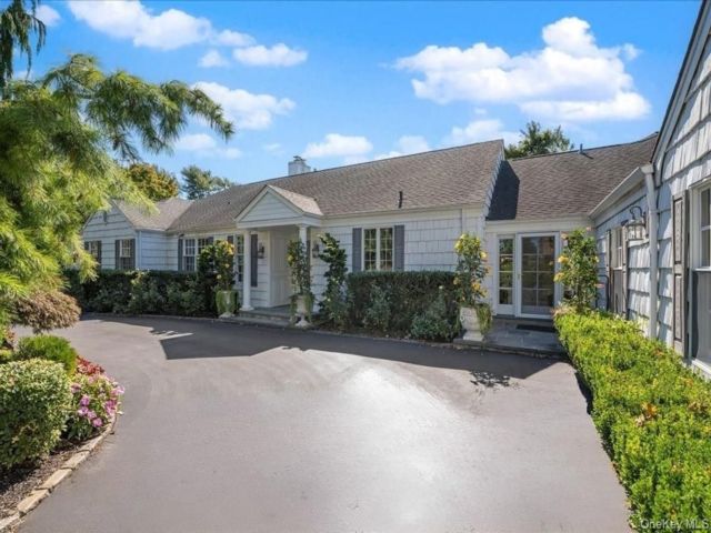  7 BR,  7.00 BTH &nbsp;Ranch style home in Lawrence