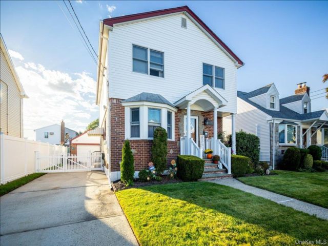 [Franklin Square Real Estate, listing number 7352284]