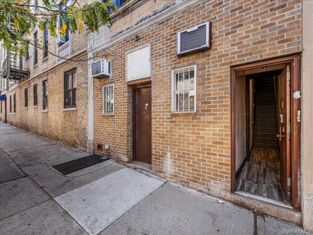 [PHOTO]