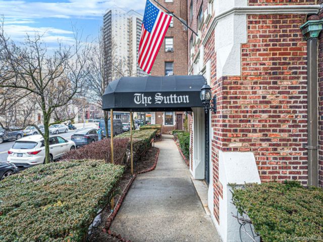  2 BR,  1.00 BTH &nbsp;Other style home in Forest Hills