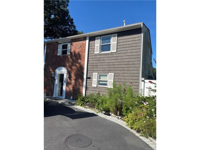  4 BR,  3.00 BTH &nbsp;Other style home in Coram