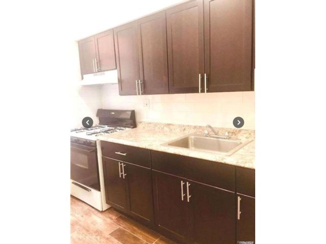 [Hollis Real Estate, listing number 7352516]