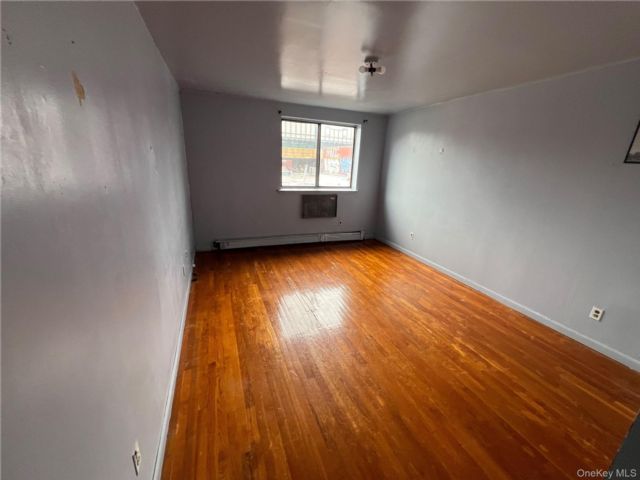  4 BR,  2.00 BTH &nbsp;Other style home in Woodside