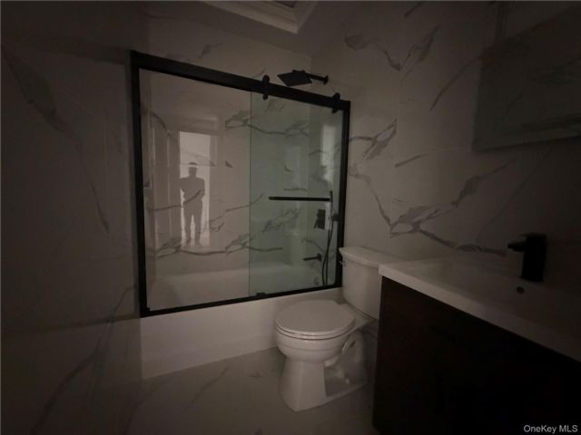 [PHOTO]