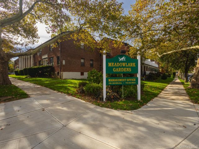  1 BR,  1.00 BTH &nbsp;Garden style home in Fresh Meadows